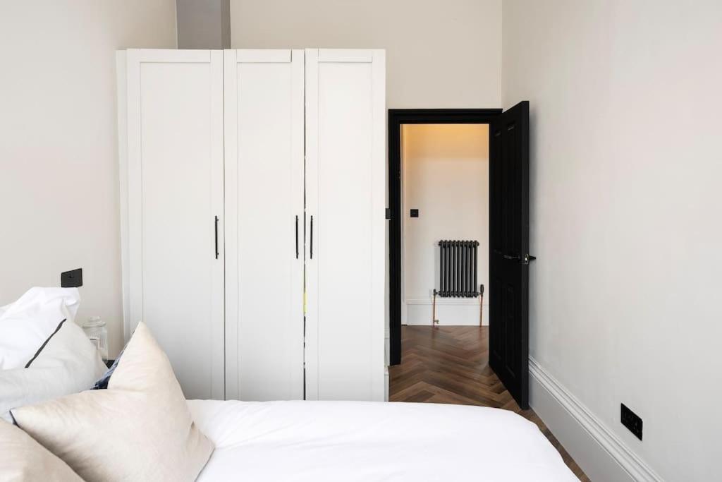 High End Free Parking Wifi Balcony Ensuite Cheltenham Exterior foto