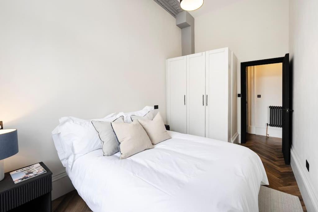High End Free Parking Wifi Balcony Ensuite Cheltenham Exterior foto